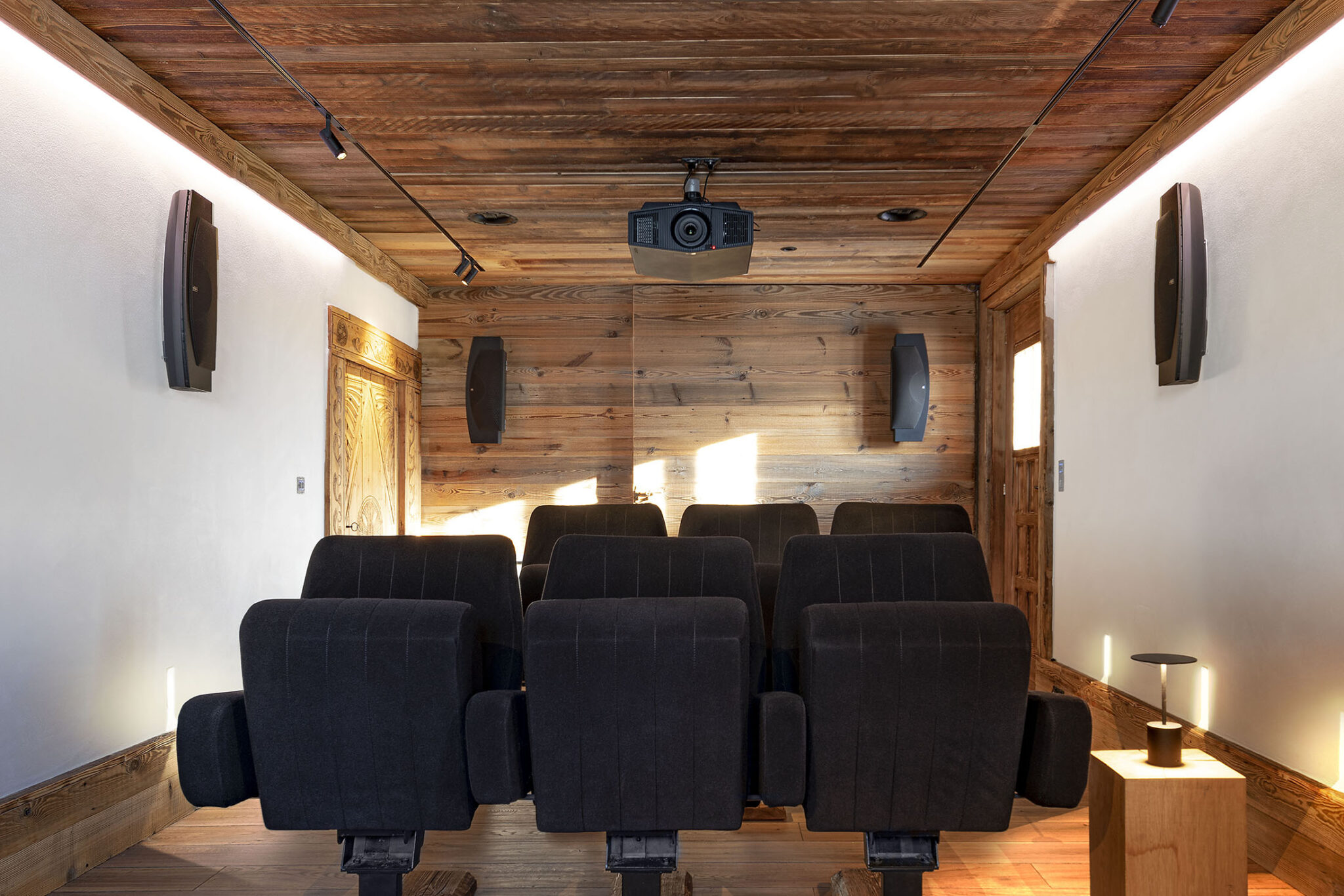 Home cinema chalet salle arriere