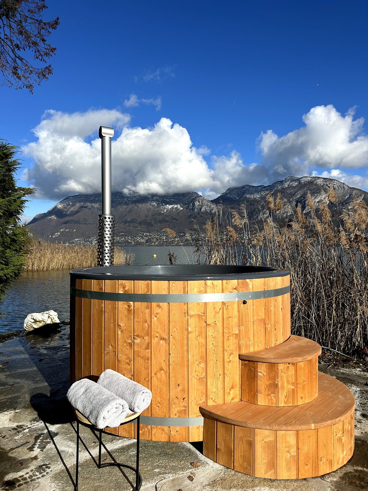 f09c1993-fe27-4ec2-bbcd-17e892b087bb